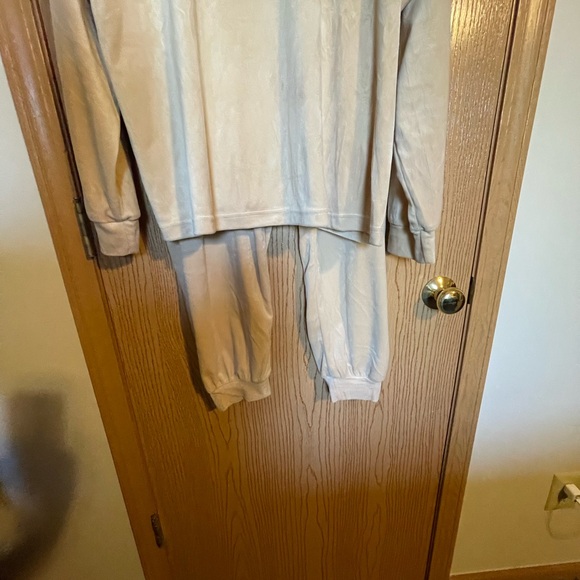 Soft 2-piece lounge set - Picture 3 of 5